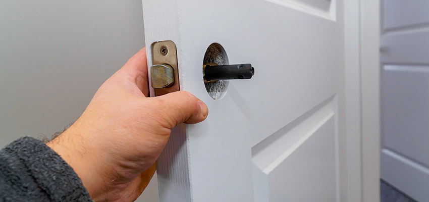 Nighttime Locksmith For Lock Repair in Lake Los Angeles, CA