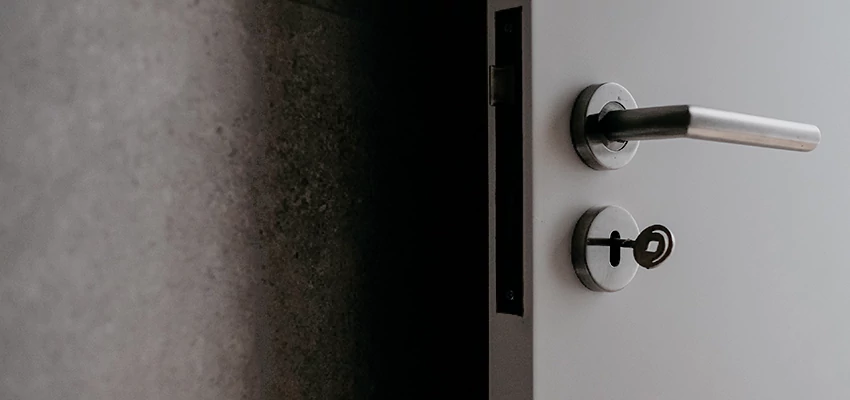 Front Door Handle Repair And Installation in Lake Los Angeles, CA